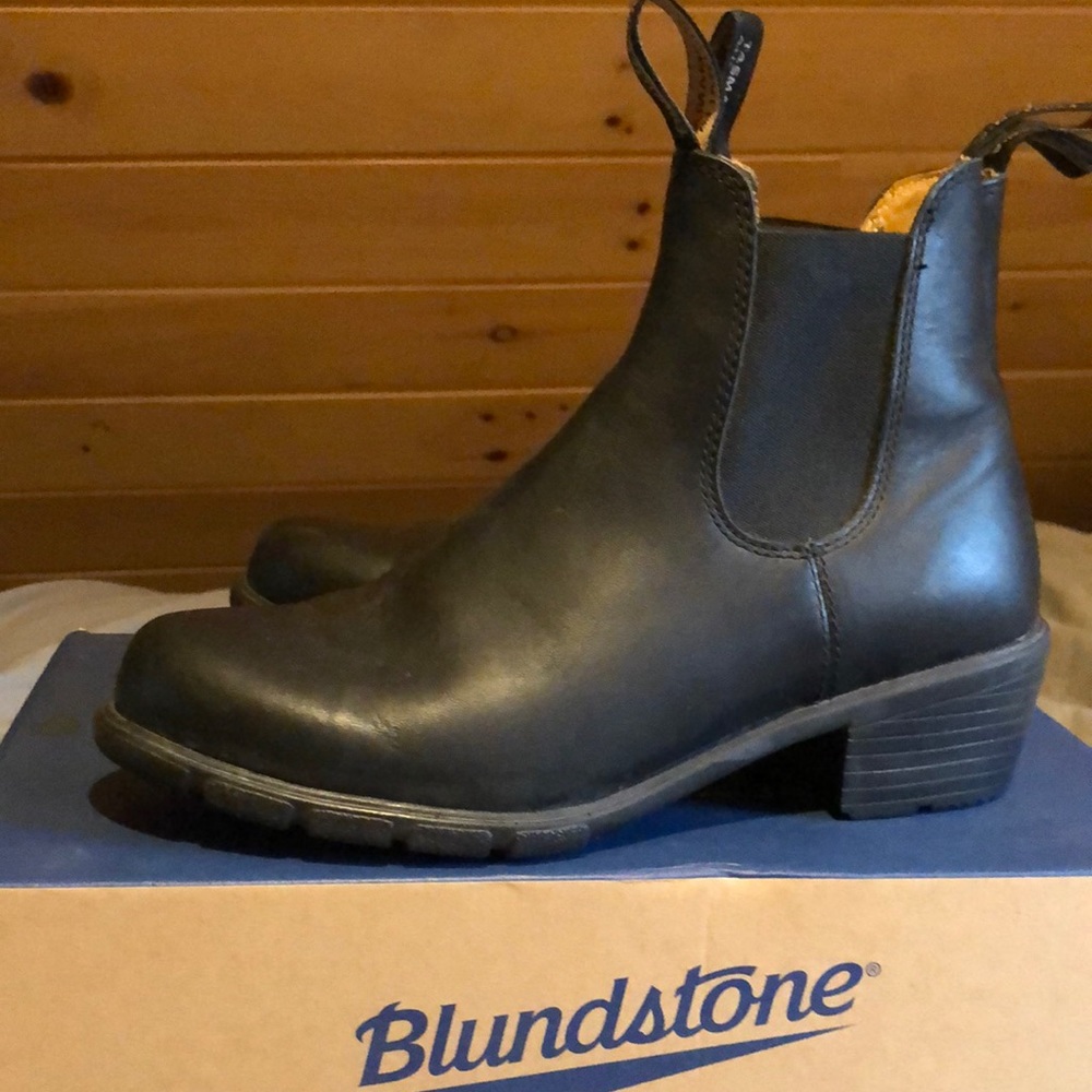 Blundstone Black Chelsea Heel Boot